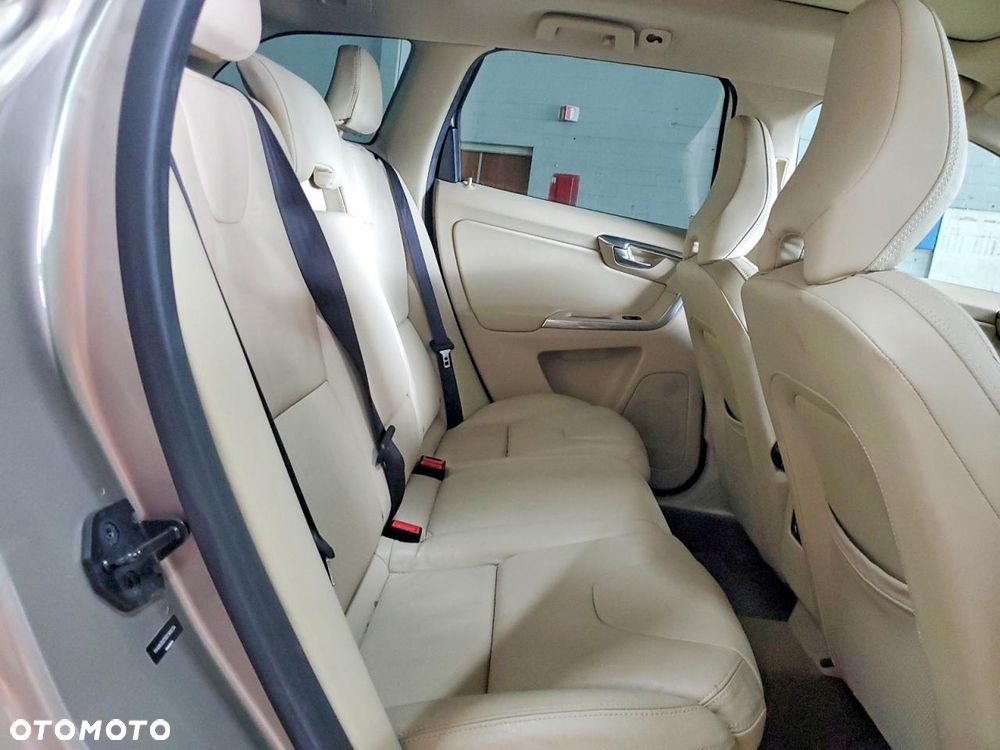 Volvo XC 60 3.2 AWD Kinetic - 12