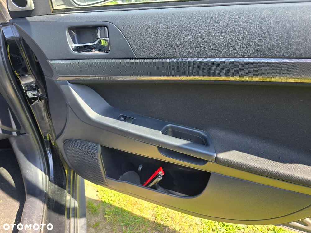 Mitsubishi Lancer 1.8 Intense - 22
