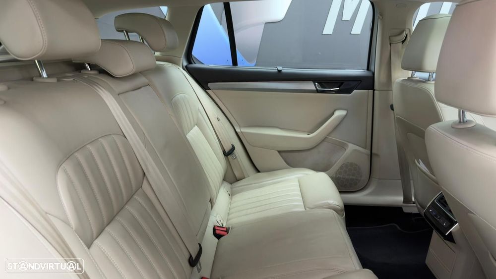 Skoda Superb Break 2.0 TDI Style DSG - 38