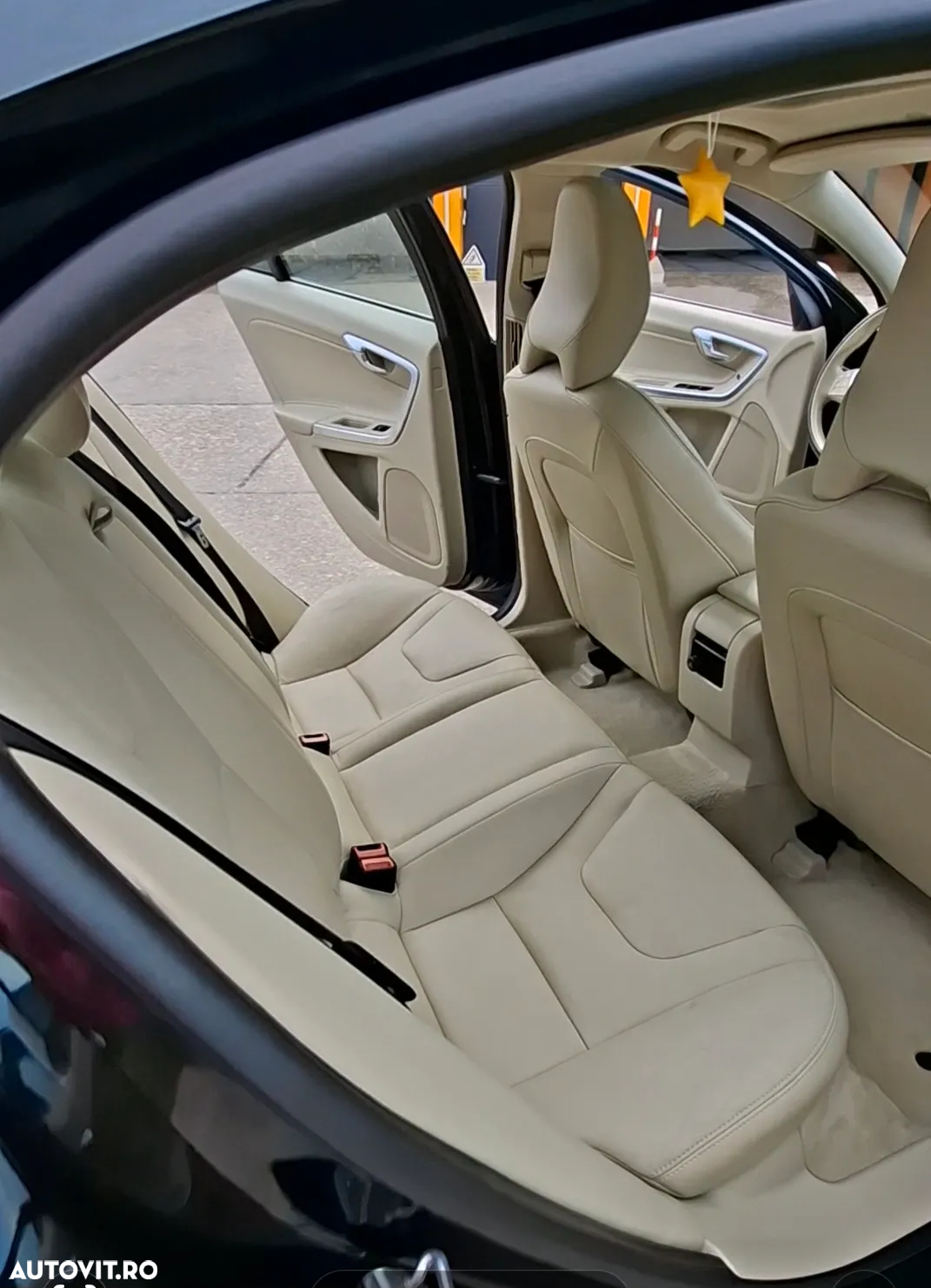 Volvo S60 T3 Momentum - 7