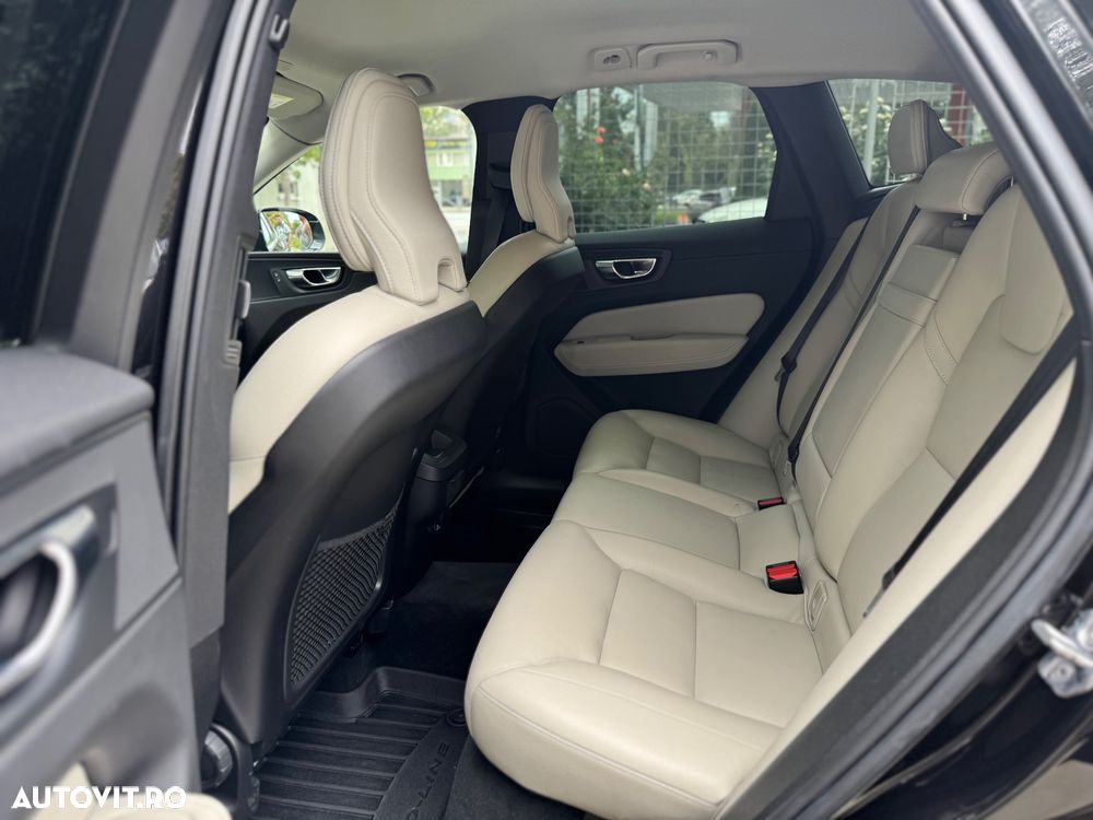 Volvo XC 60 D4 AWD Momentum - 24