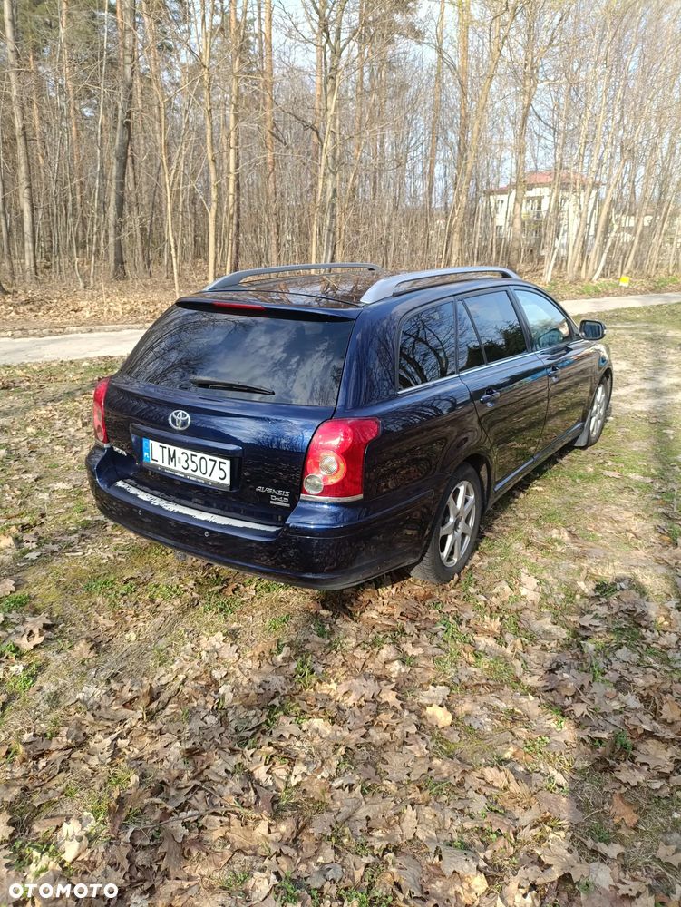 Toyota Avensis 2.0 D-4D - 5