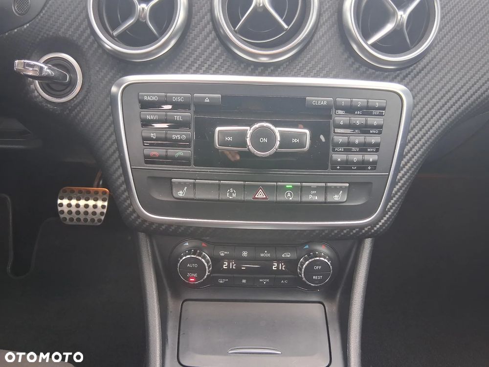 Mercedes-Benz Klasa A 180 7G-DCT AMG Line - 11