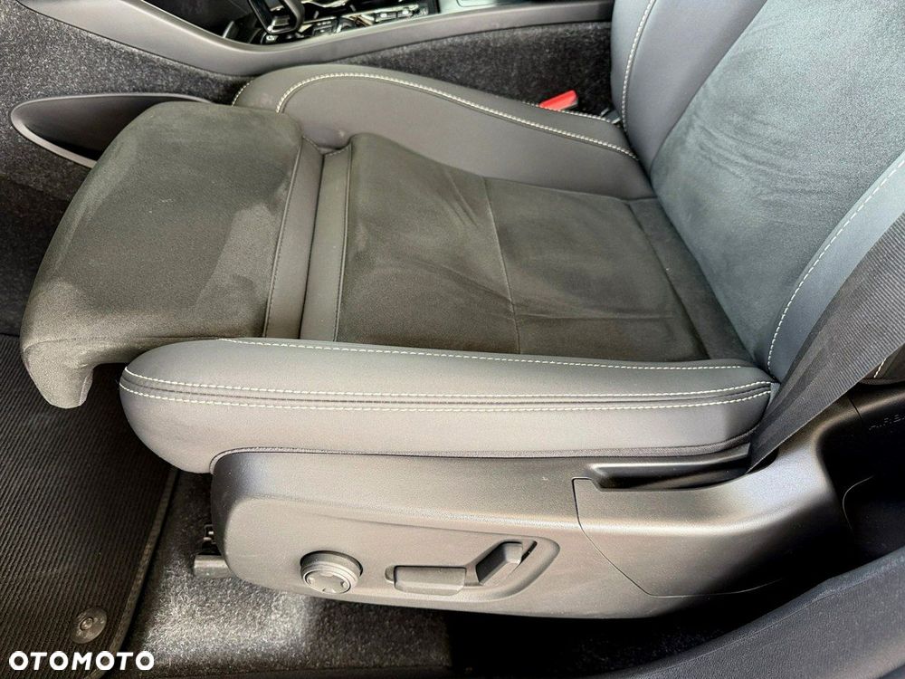 Volvo XC 40 - 30