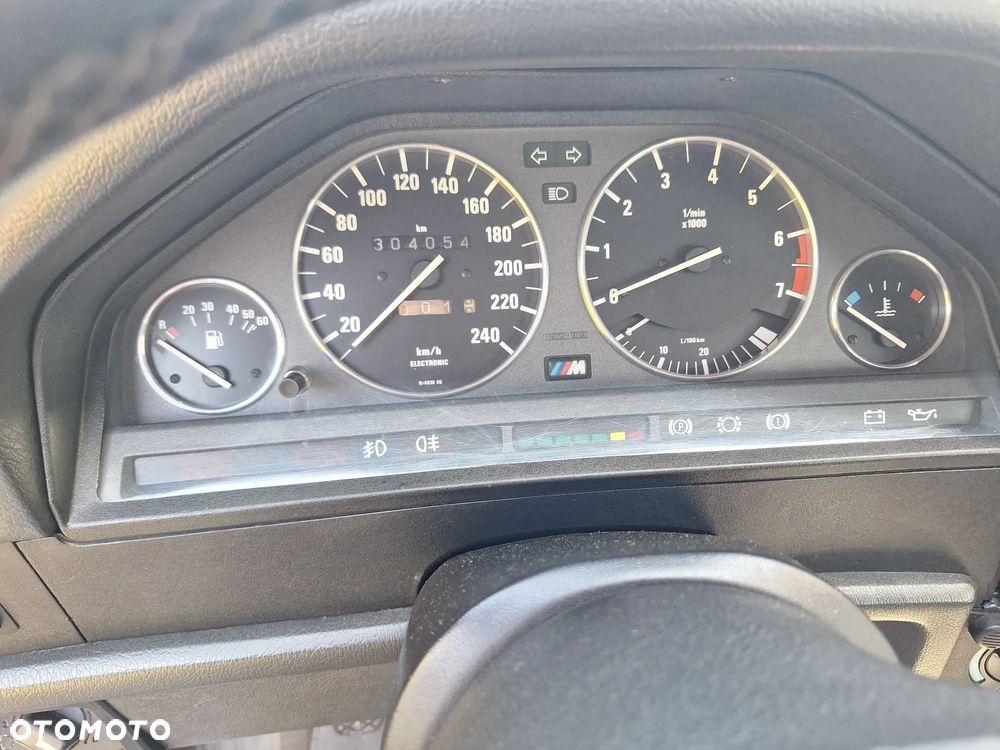 BMW Seria 3 318i - 15