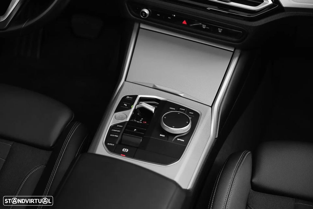 BMW 318 d Aut. Sport Line - 40