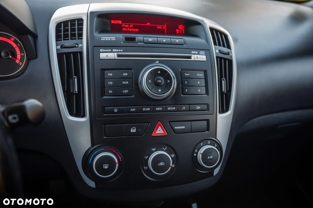 Kia Ceed - 28