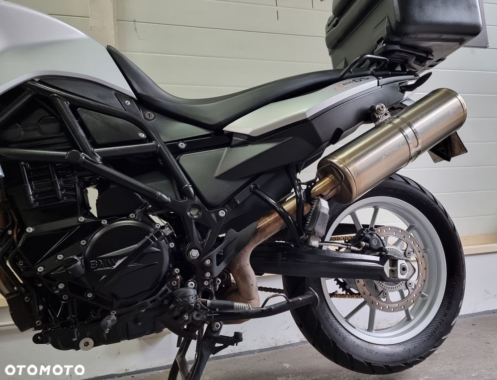 BMW F - 10