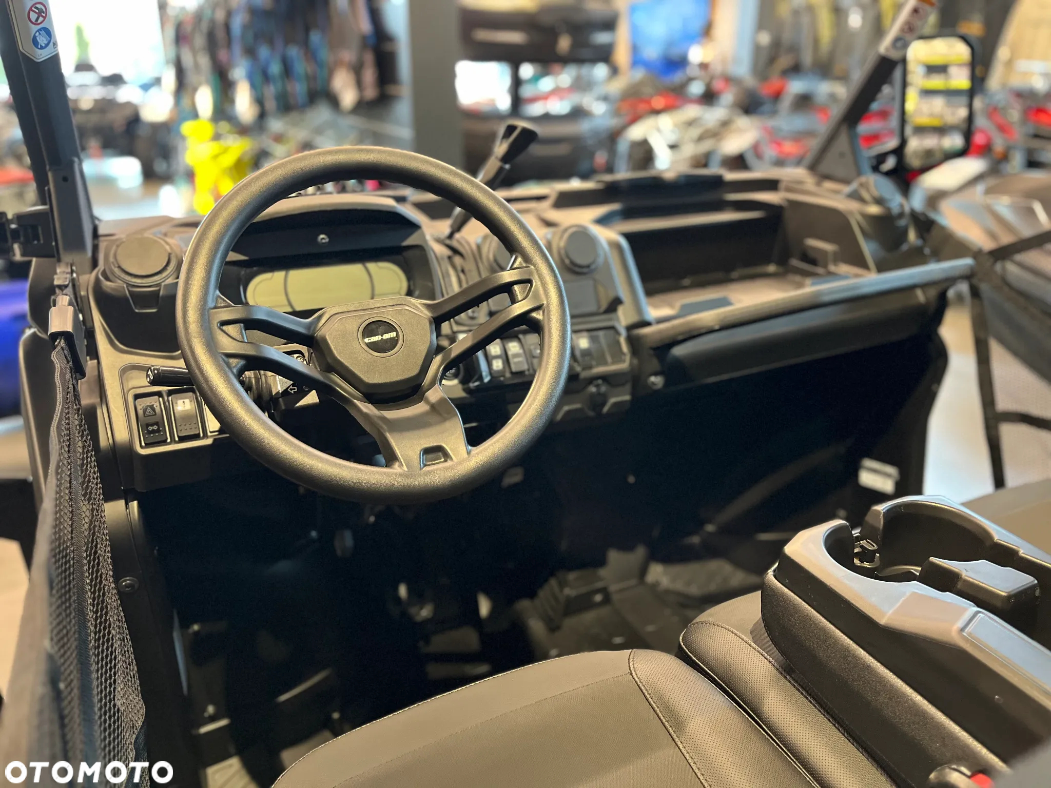 Can-Am Inny - 8