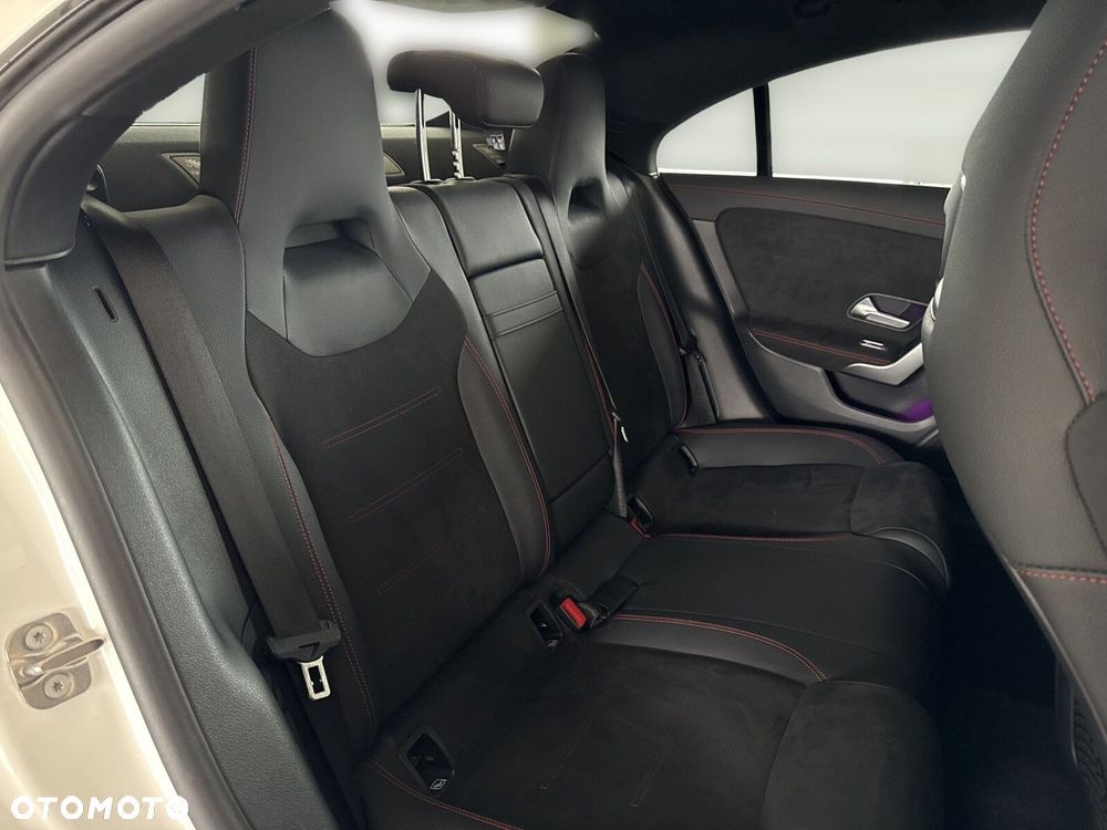 Mercedes-Benz CLA - 21