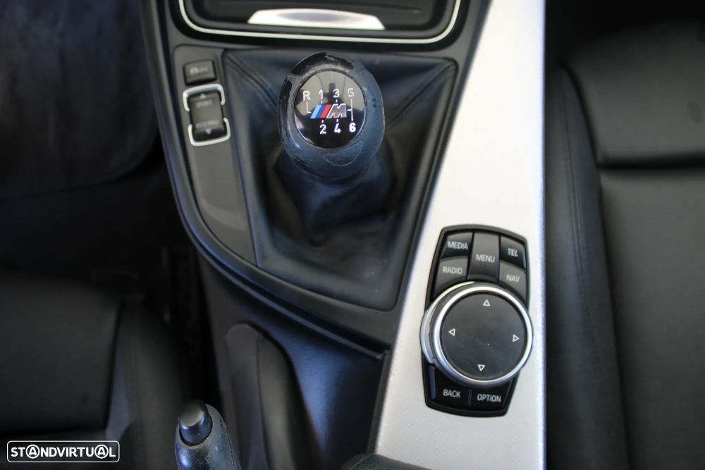 BMW 318 d Pack M - 20