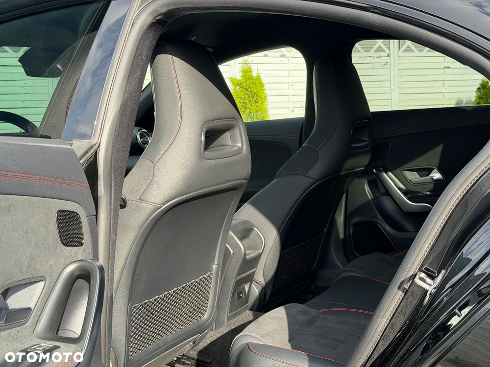 Mercedes-Benz CLA 250 4-Matic AMG Line 7G-DCT - 23