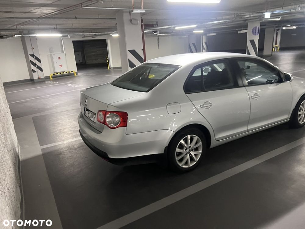 Volkswagen Jetta 2010 photo 3