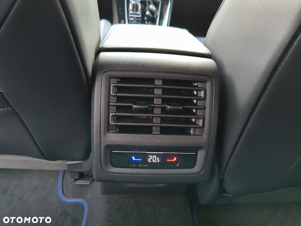 Volkswagen Golf - 31