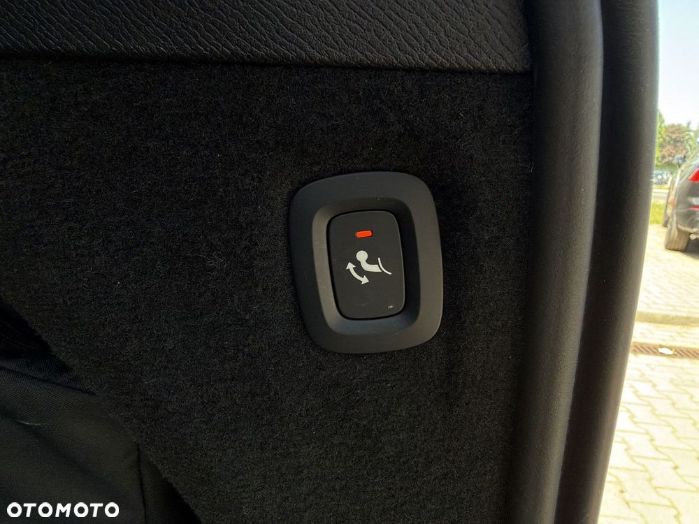 Volvo XC 90 - 33