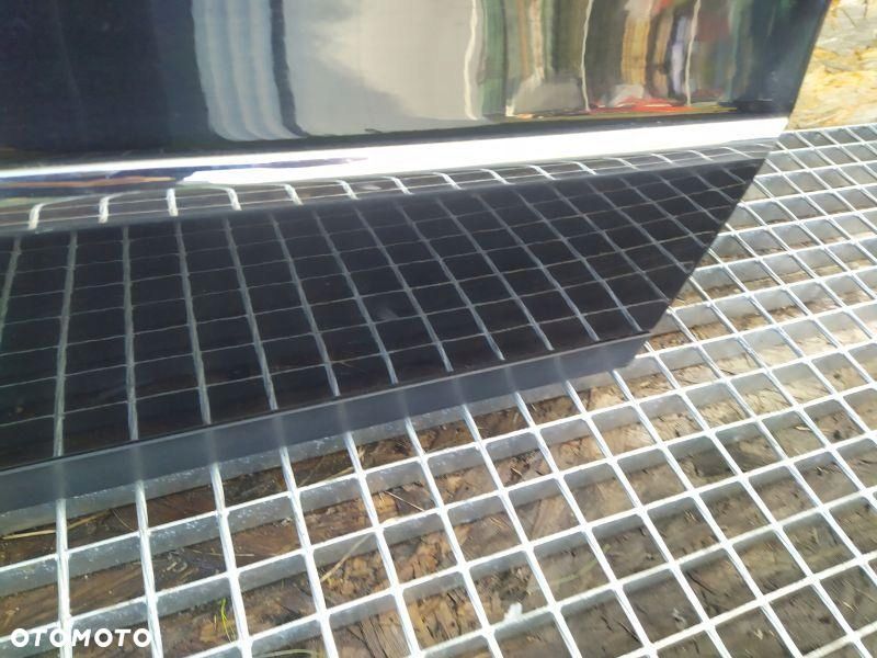 DRZWI PRAWE TYLNE CZARNE BEZ RDZY USZK VW PASSAT B6 KOMBI 3C0 - 5