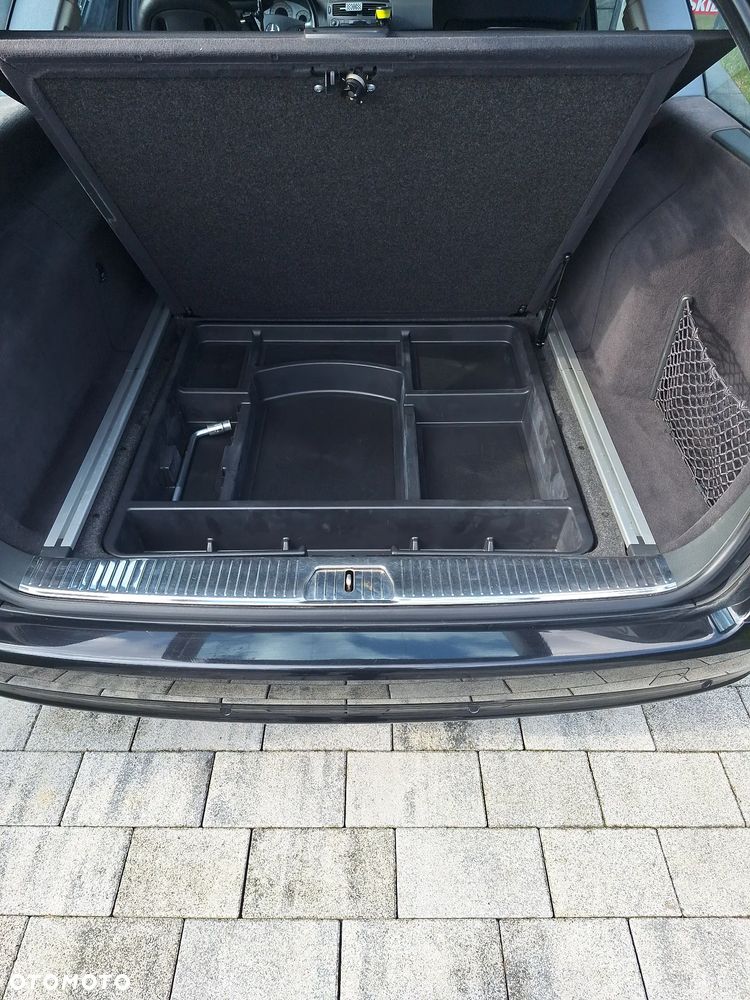 Mercedes-Benz Klasa E 240 4Matic Avantgarde - 10