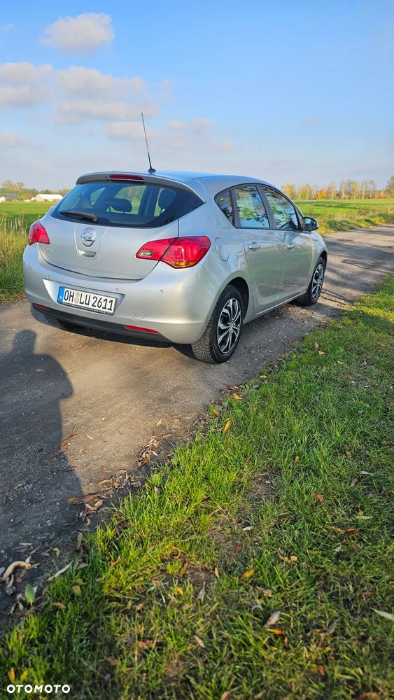 Opel Astra 1.6 Design Edition - 6
