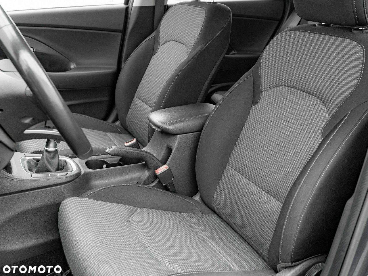 Hyundai i30 1.5 DPI Classic + - 15