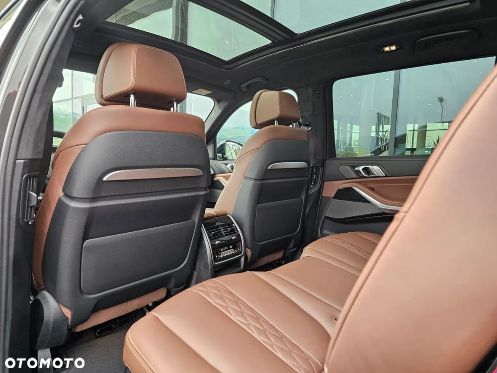 BMW X7 - 33