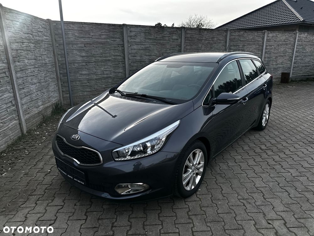 Kia Ceed 1.6 GDI Dream Team Edition