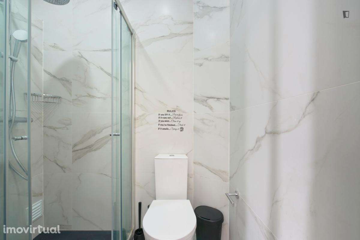 Quarto - localizado em Saldanha Lisbon - Grande imagem: 2/51