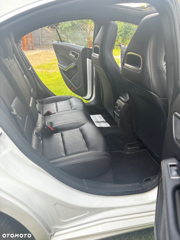 Mercedes-Benz CLA 250 4-Matic - 9