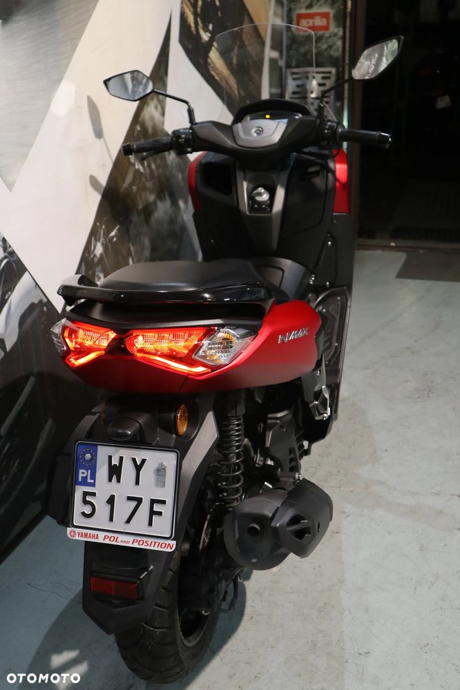 Yamaha NMAX - 16