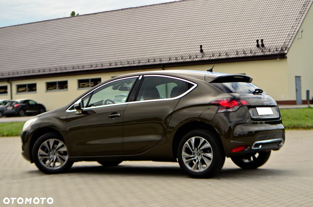 Citroën DS4 e-HDi 115 SoChic - 5