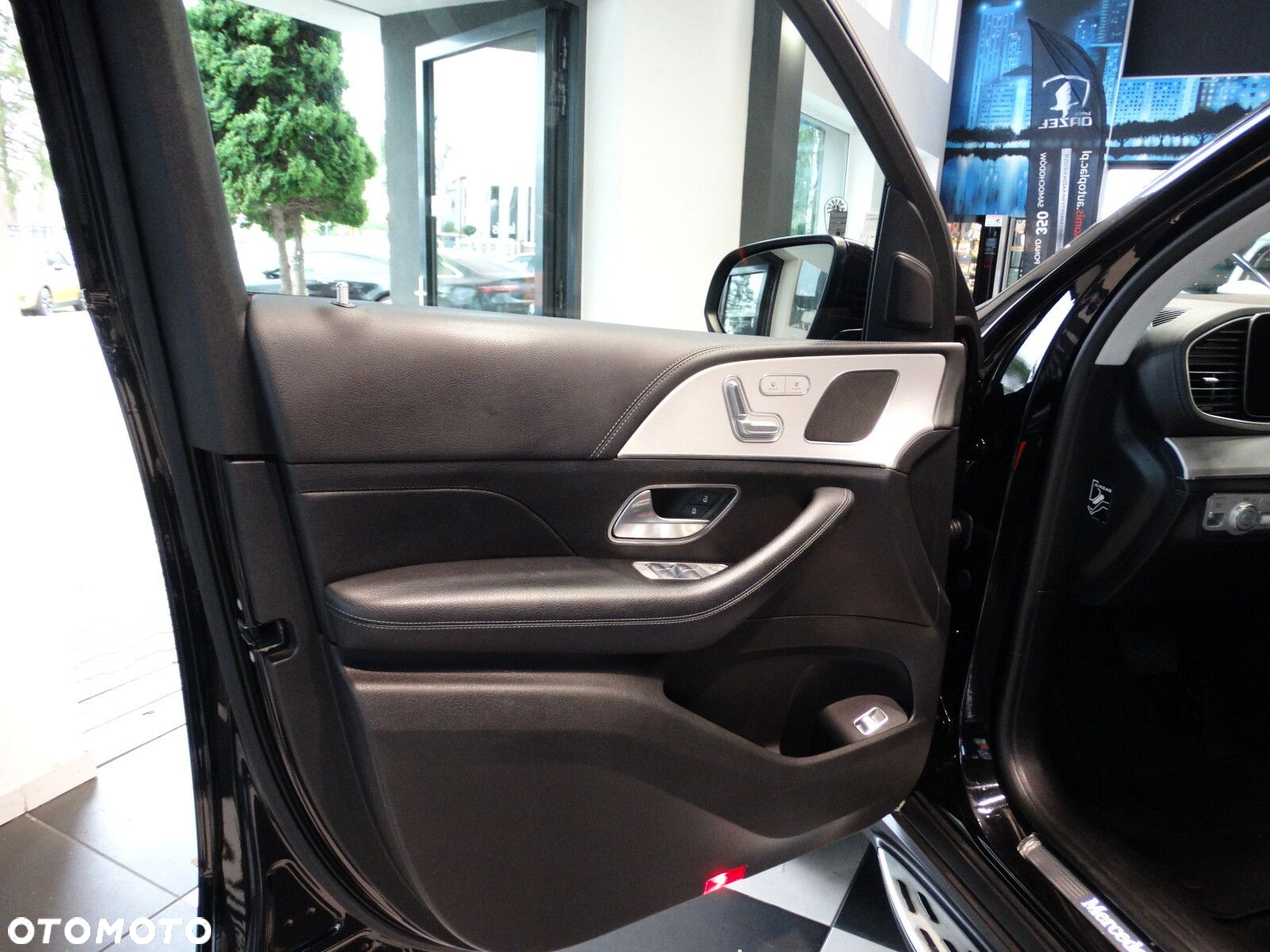 Mercedes-Benz GLE - 13