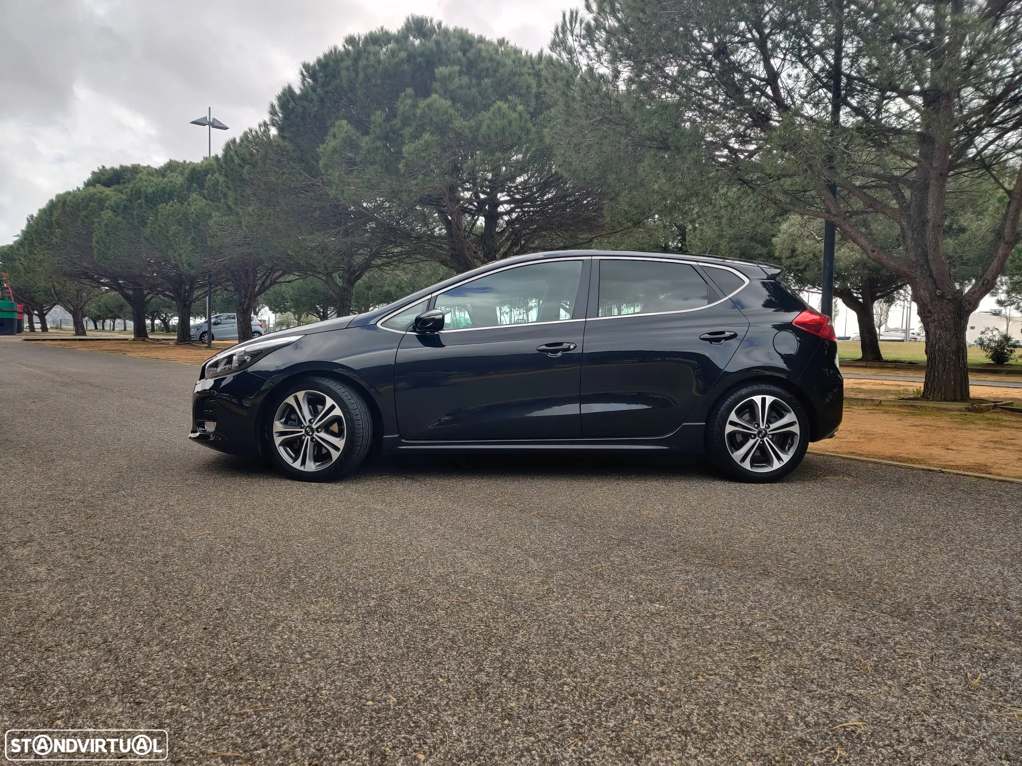 Kia Ceed 1.6 CRDi GT Line - 12