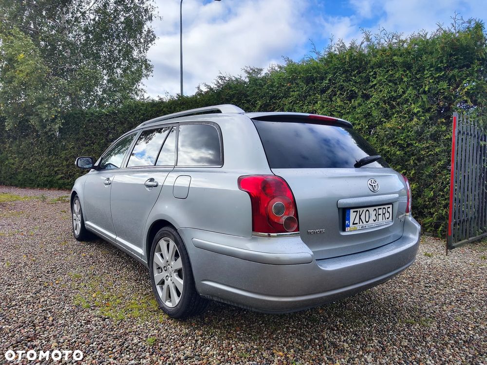 Toyota Avensis 2.2 D-4D Prestige - 2