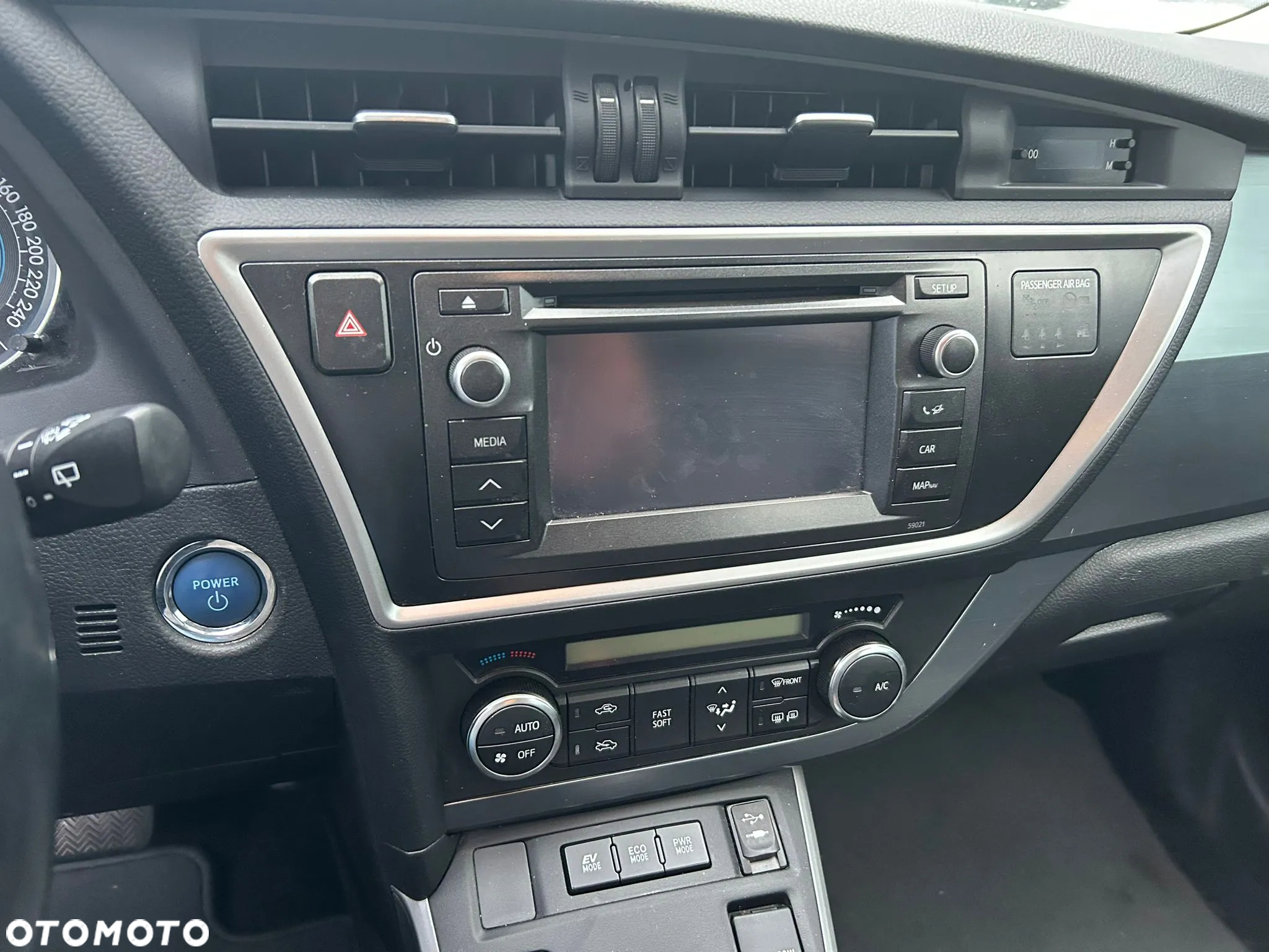 Toyota Auris 1.8 HSD Prestige NAVI - 9