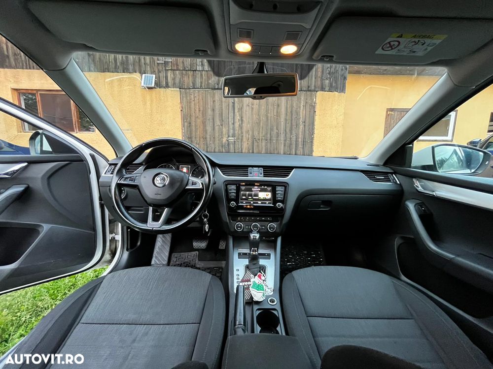 Skoda Octavia 2.0 TDI 4x4 DSG Style - 8
