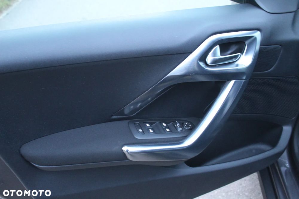 Peugeot 2008 1.6 VTi Active - 17