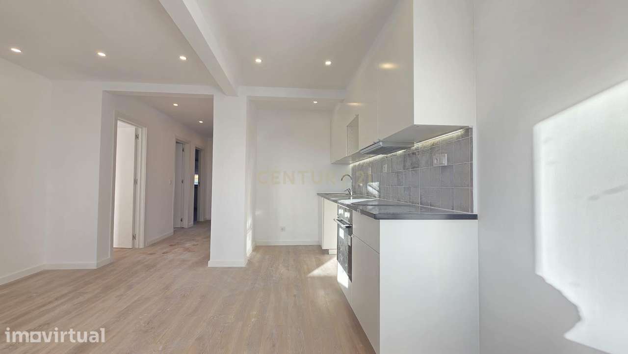 Apartamento T3 Totalmente Remodelado com Varanda | Agualva-Cacém - Grande imagem: 3/16