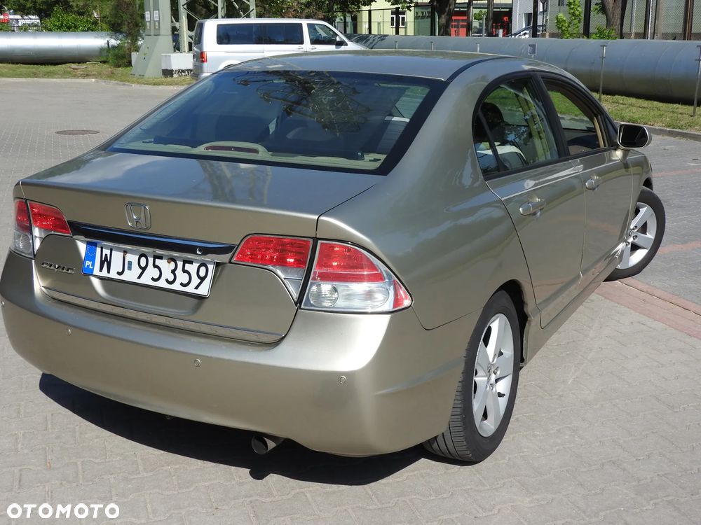 Honda Civic 1.8 Executive - 4