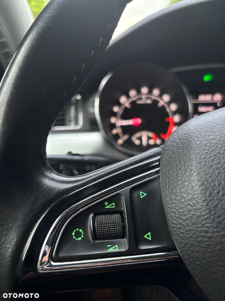 Skoda Superb 2.0 TDI Business DSG - 36