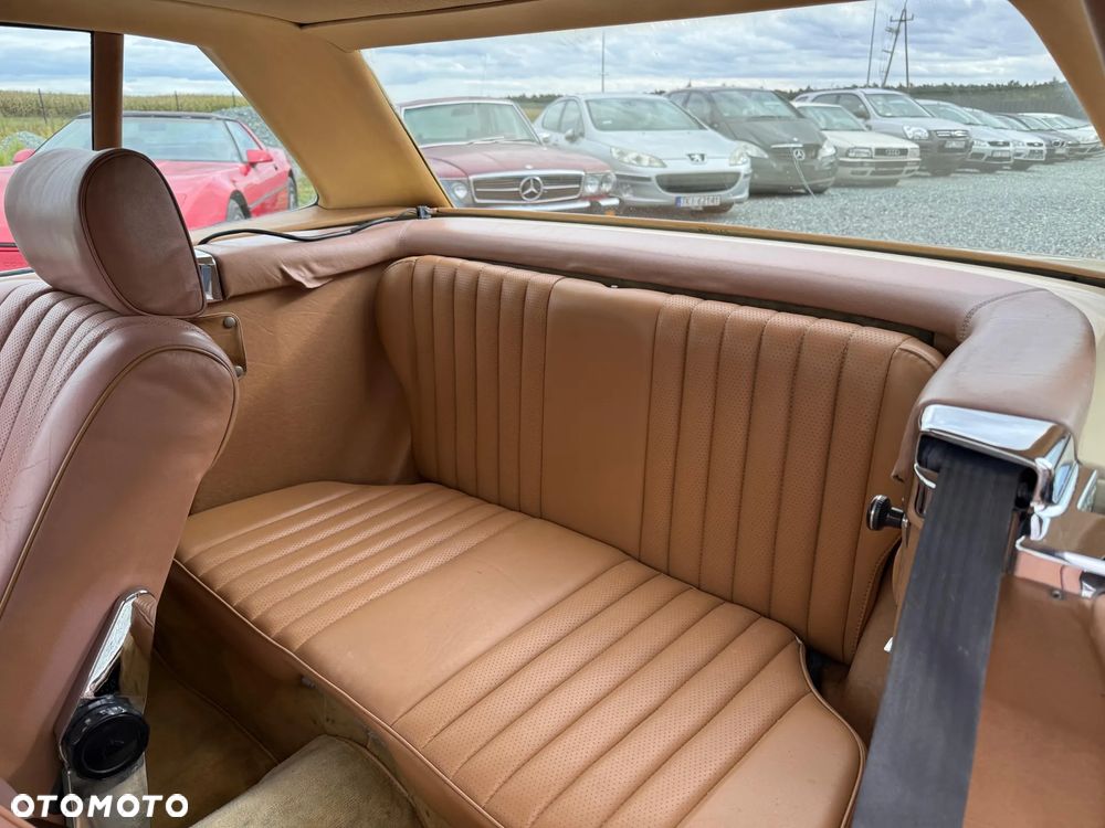 Mercedes-Benz SLC - 7