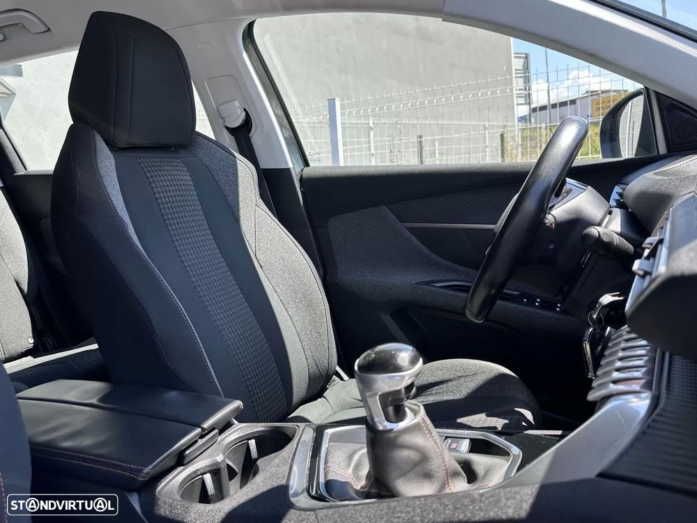 Peugeot 5008 1.2 PureTech Allure Pack - 34