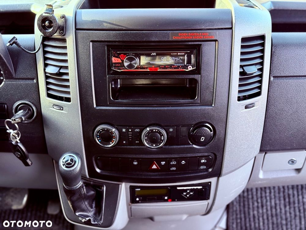 Mercedes-Benz SPRINTER 516 - 21