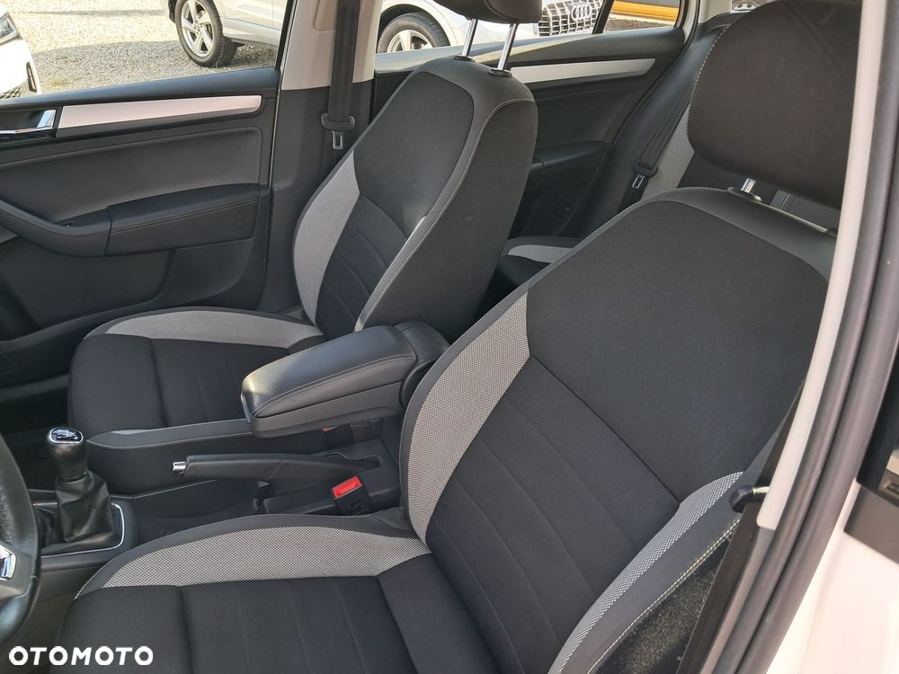 Skoda RAPID 1.0 TSI Ambition - 19