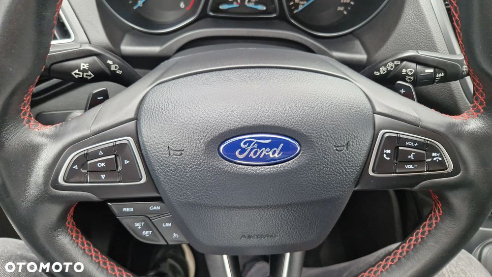 Ford Kuga 2.0 TDCi 4x4 ST-Line - 24
