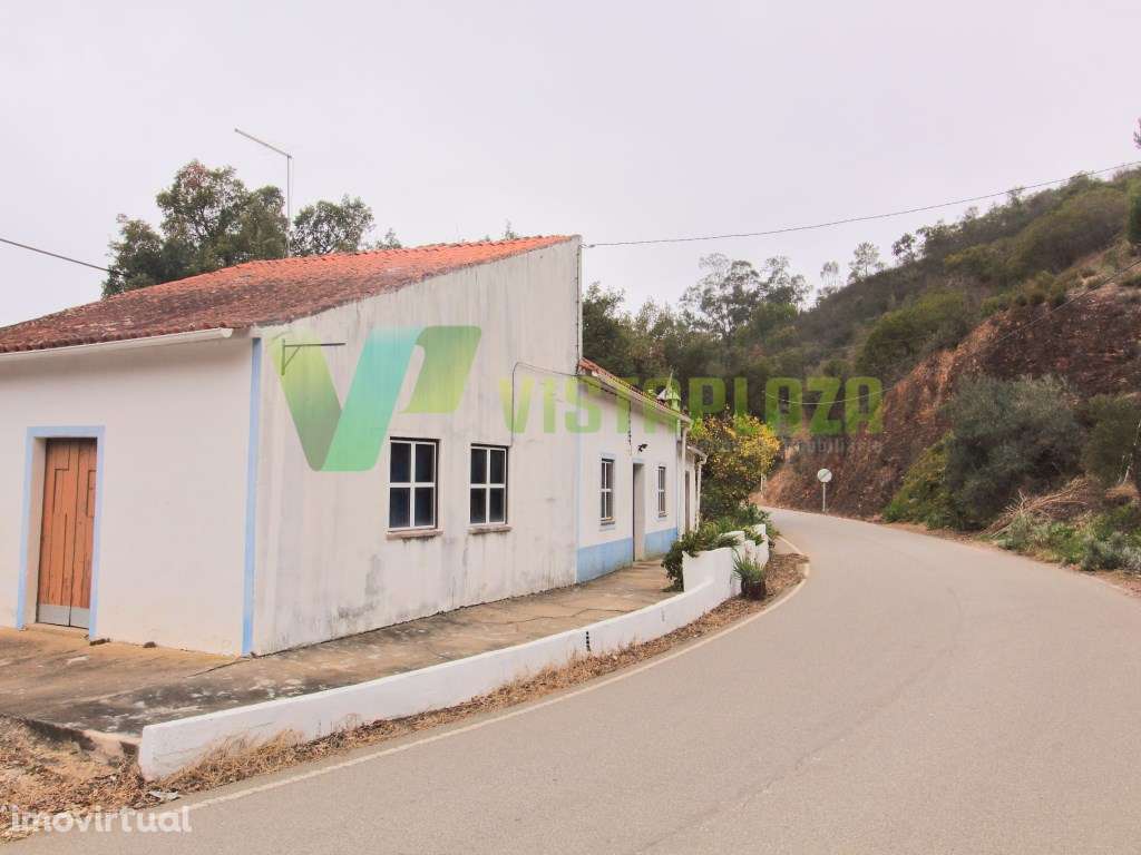 Quintinha em Monchique com Armazéns, Destilaria e antiga Taberna - Grande imagem: 2/25