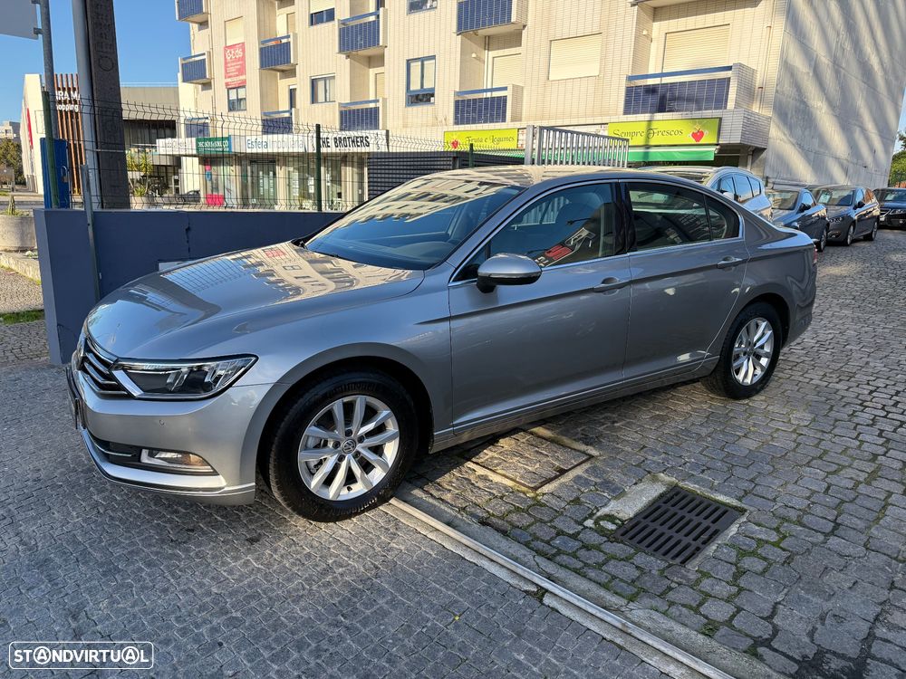 VW Passat 1.6 TDI Highline - 6