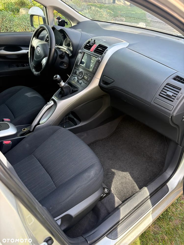 Toyota Auris - 10