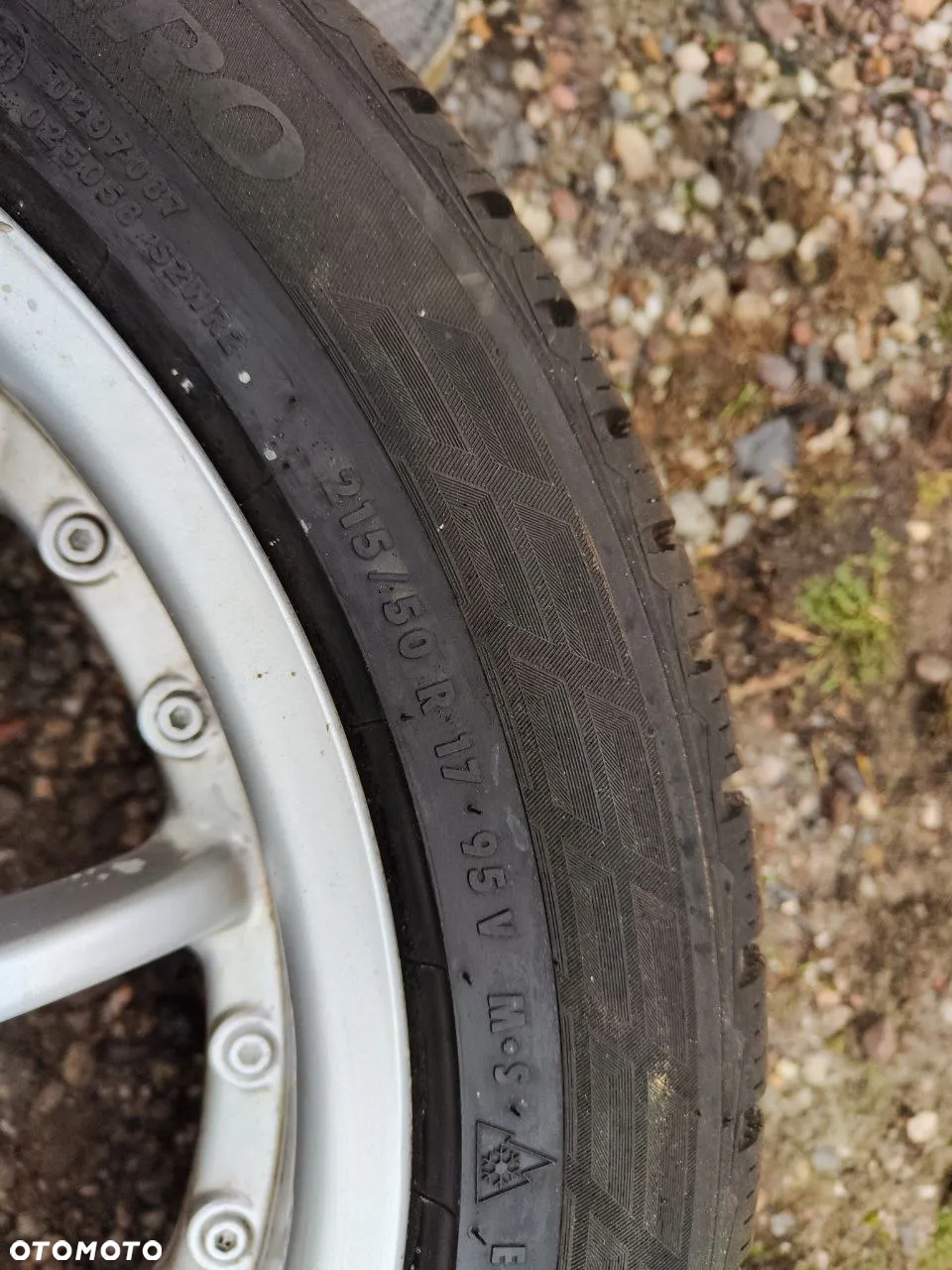 Felgi aluminiowe z oponami zimowymi 215/50 R17 - 10
