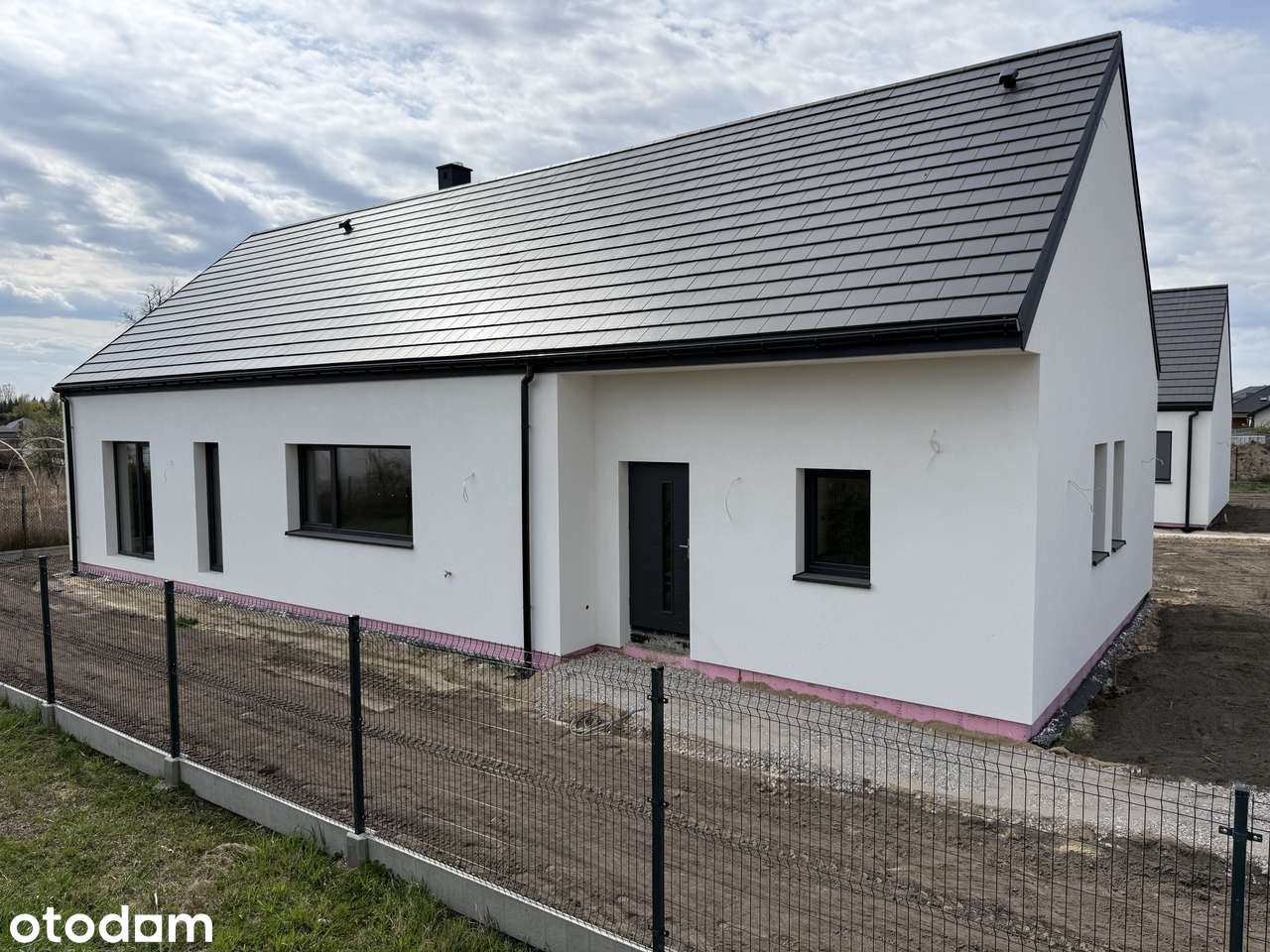 Nowoczesny dom z antresolą w Konstantynowie Łódzkim 125,75 m2 - Pełny obrazek: 2/11