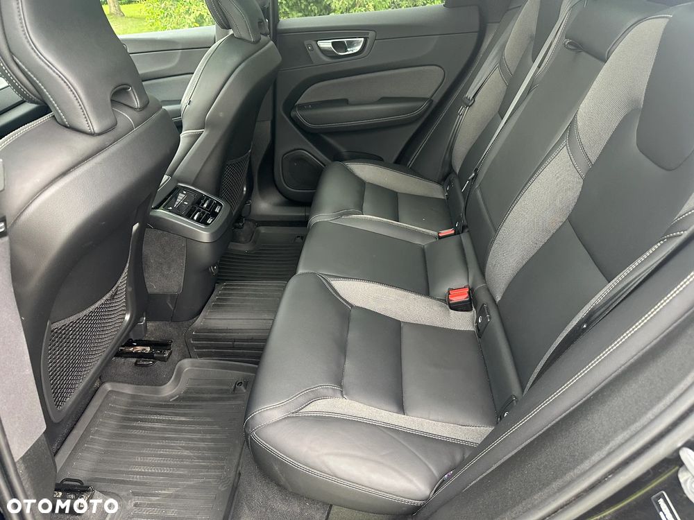 Volvo XC 60 B6 B AWD R-Design - 16