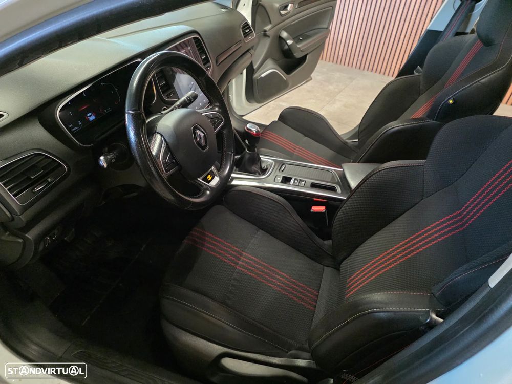 Renault Mégane Sport Tourer 1.5 Blue dCi R.S. Line — fotografia 36